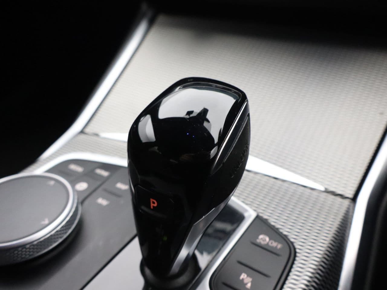 BMW 3 Series 2.0 318d MHT M Sport — image 24