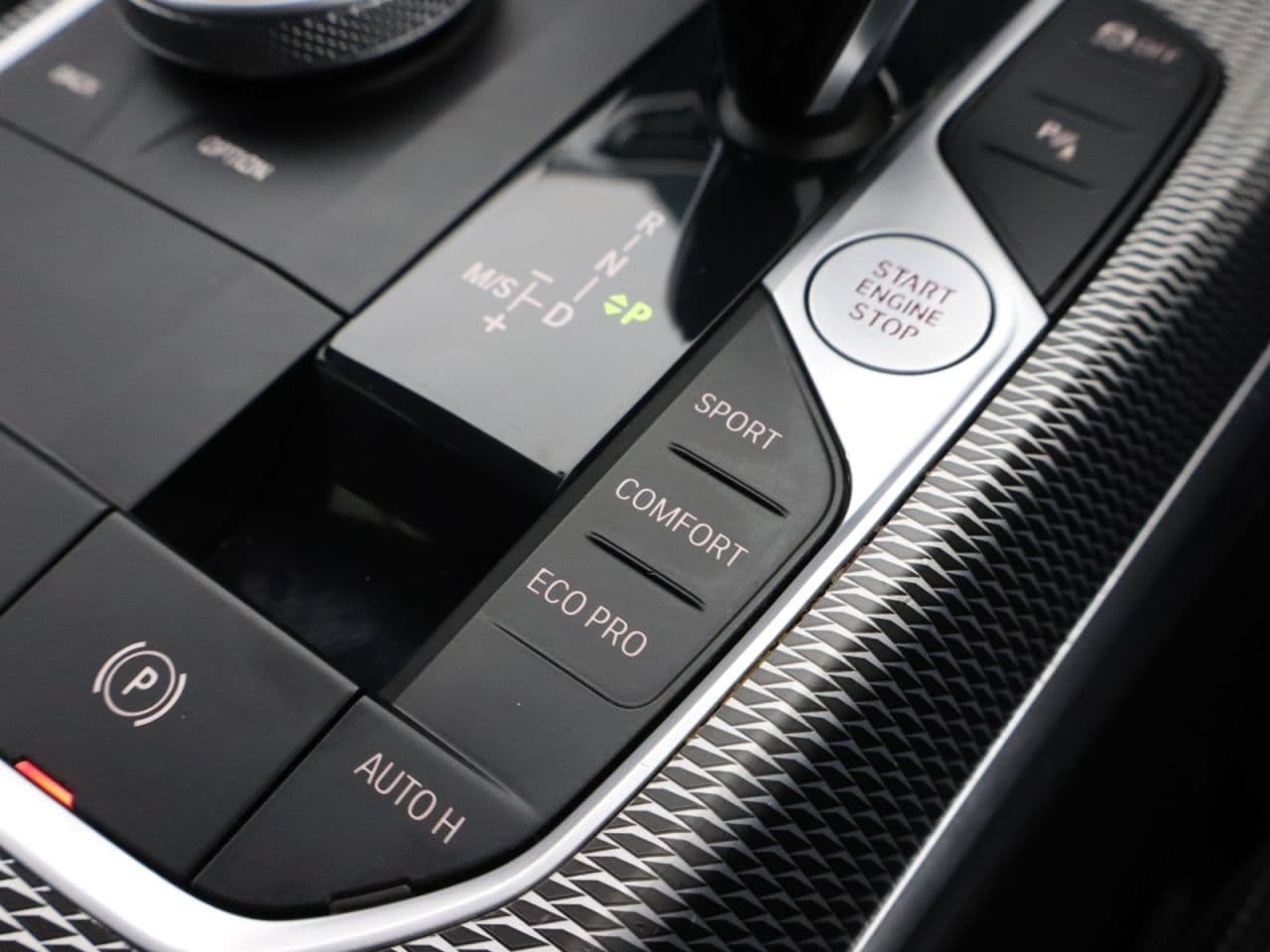 BMW 3 Series 2.0 318d MHT M Sport — image 27