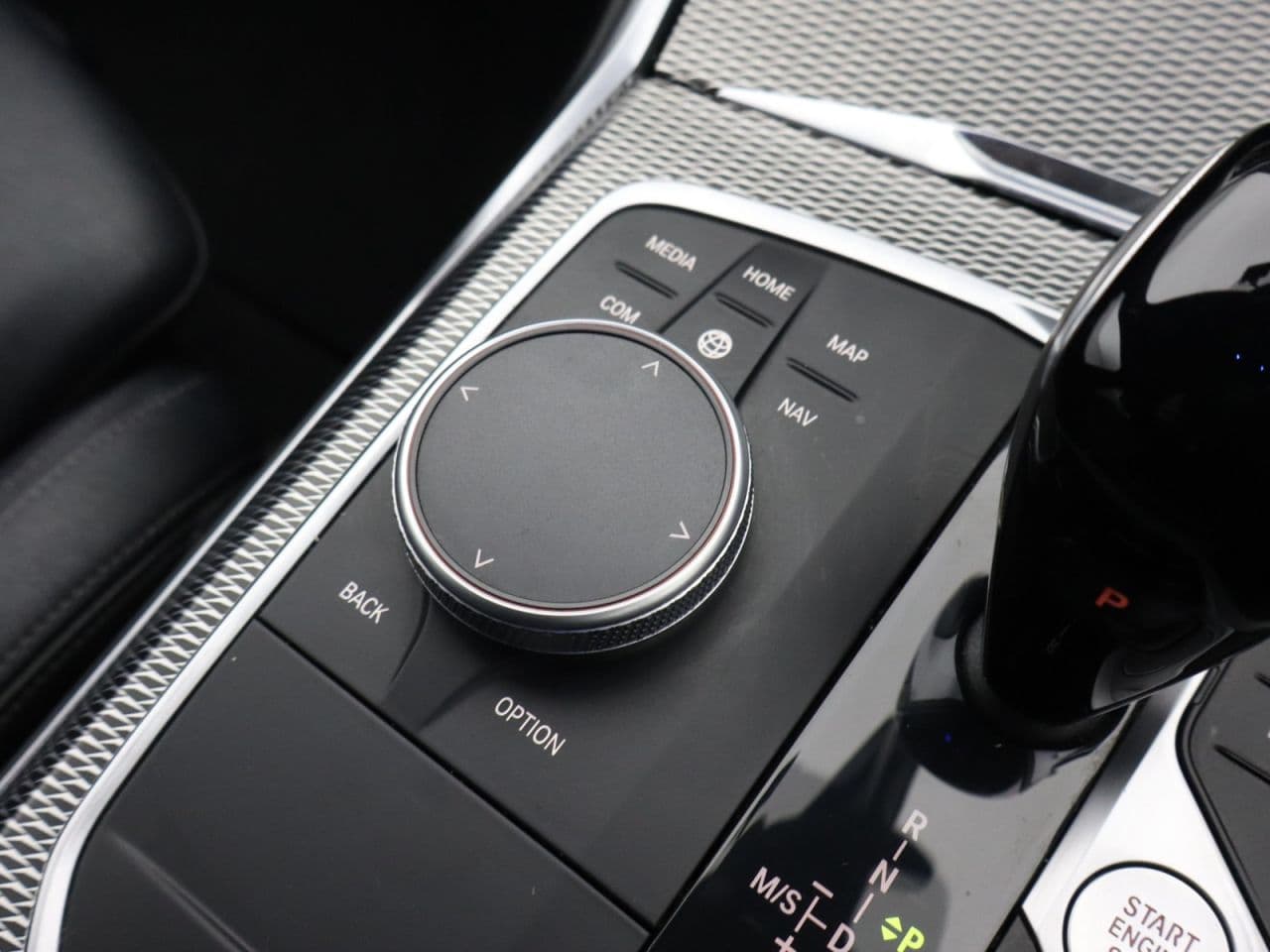 BMW 3 Series 2.0 318d MHT M Sport — image 29