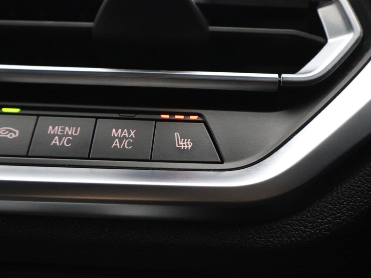 BMW 3 Series 2.0 318d MHT M Sport — image 34