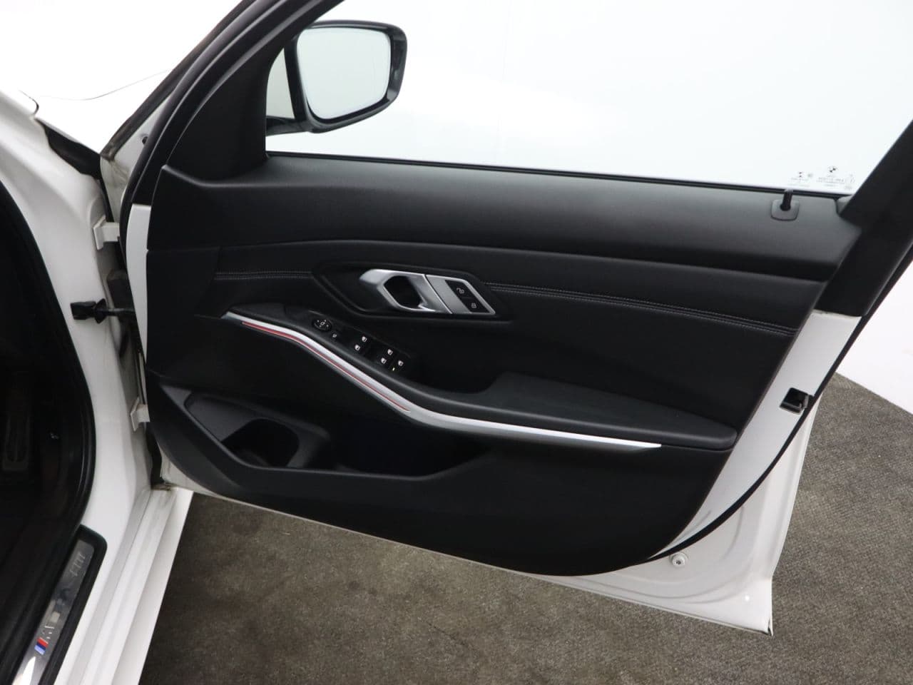 BMW 3 Series 2.0 318d MHT M Sport — image 54