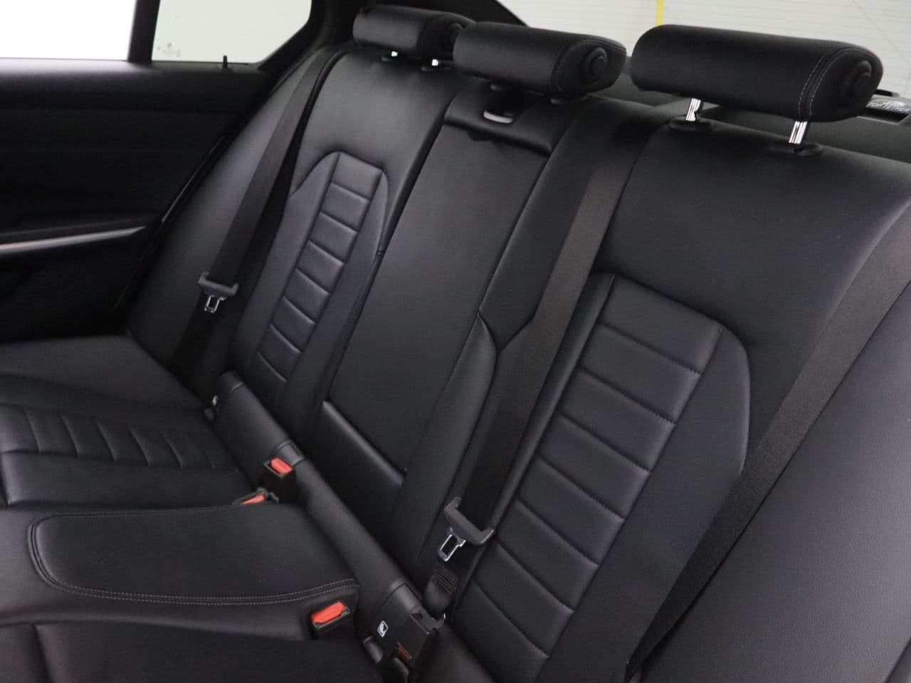 BMW 3 Series 2.0 318d MHT M Sport — image 52