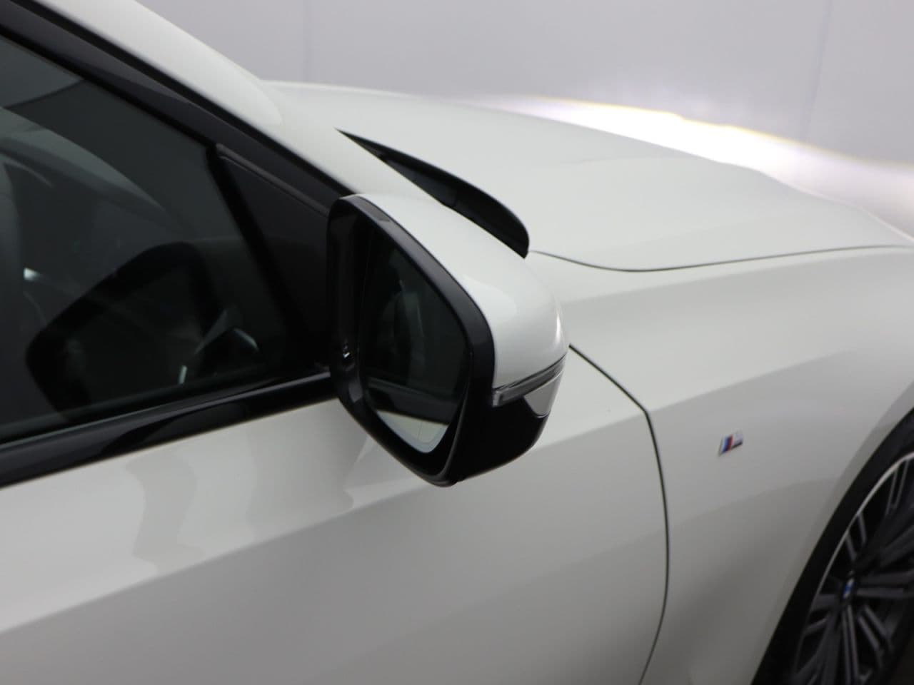 BMW 3 Series 2.0 318d MHT M Sport — image 59