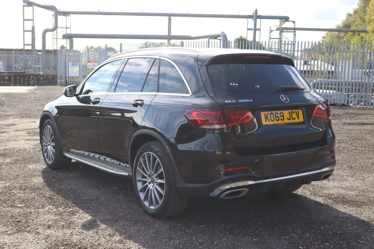 Mercedes-Benz Glc 2.0 GLC300d AMG Line (Premium) — image 8