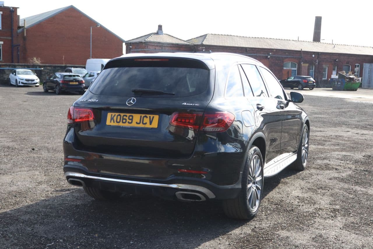 Mercedes-Benz Glc 2.0 GLC300d AMG Line (Premium) — image 10
