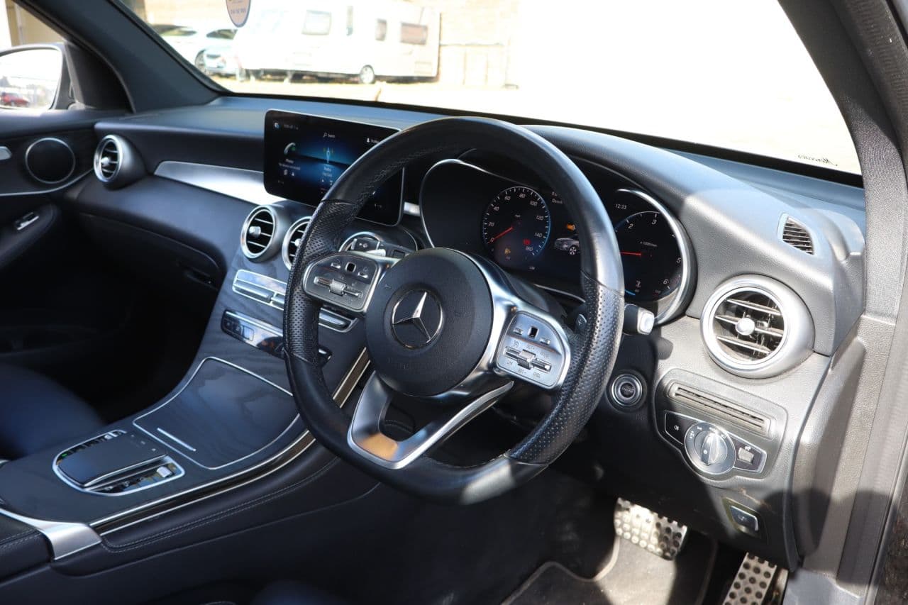 Mercedes-Benz Glc 2.0 GLC300d AMG Line (Premium) — image 14