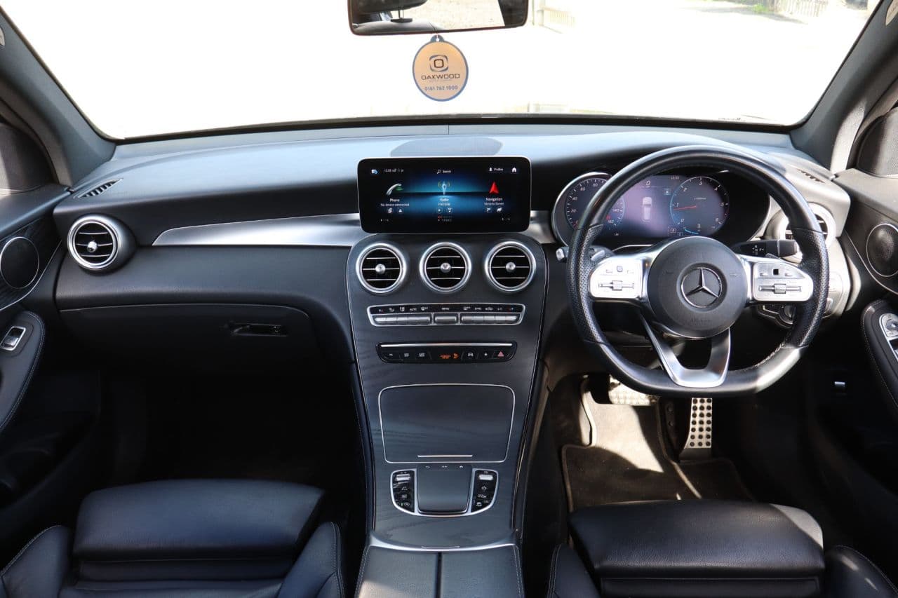 Mercedes-Benz Glc 2.0 GLC300d AMG Line (Premium) — image 13