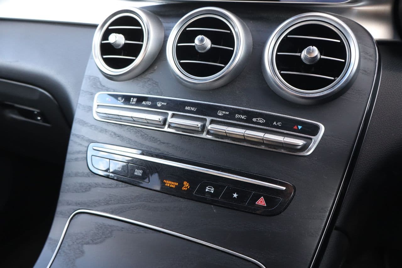 Mercedes-Benz Glc 2.0 GLC300d AMG Line (Premium) — image 31