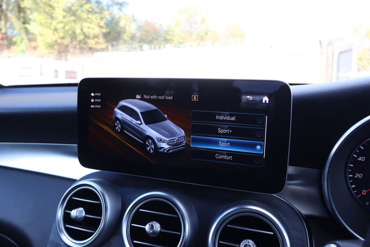 Mercedes-Benz Glc 2.0 GLC300d AMG Line (Premium) — image 35