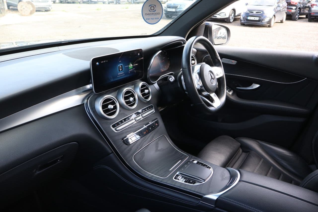 Mercedes-Benz Glc 2.0 GLC300d AMG Line (Premium) — image 46