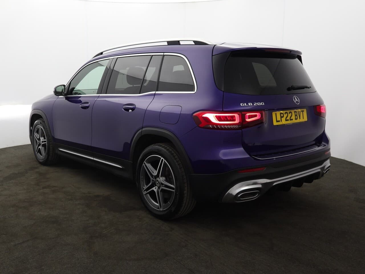 Mercedes-Benz Glb 1.3 GLB200 AMG Line — image 8