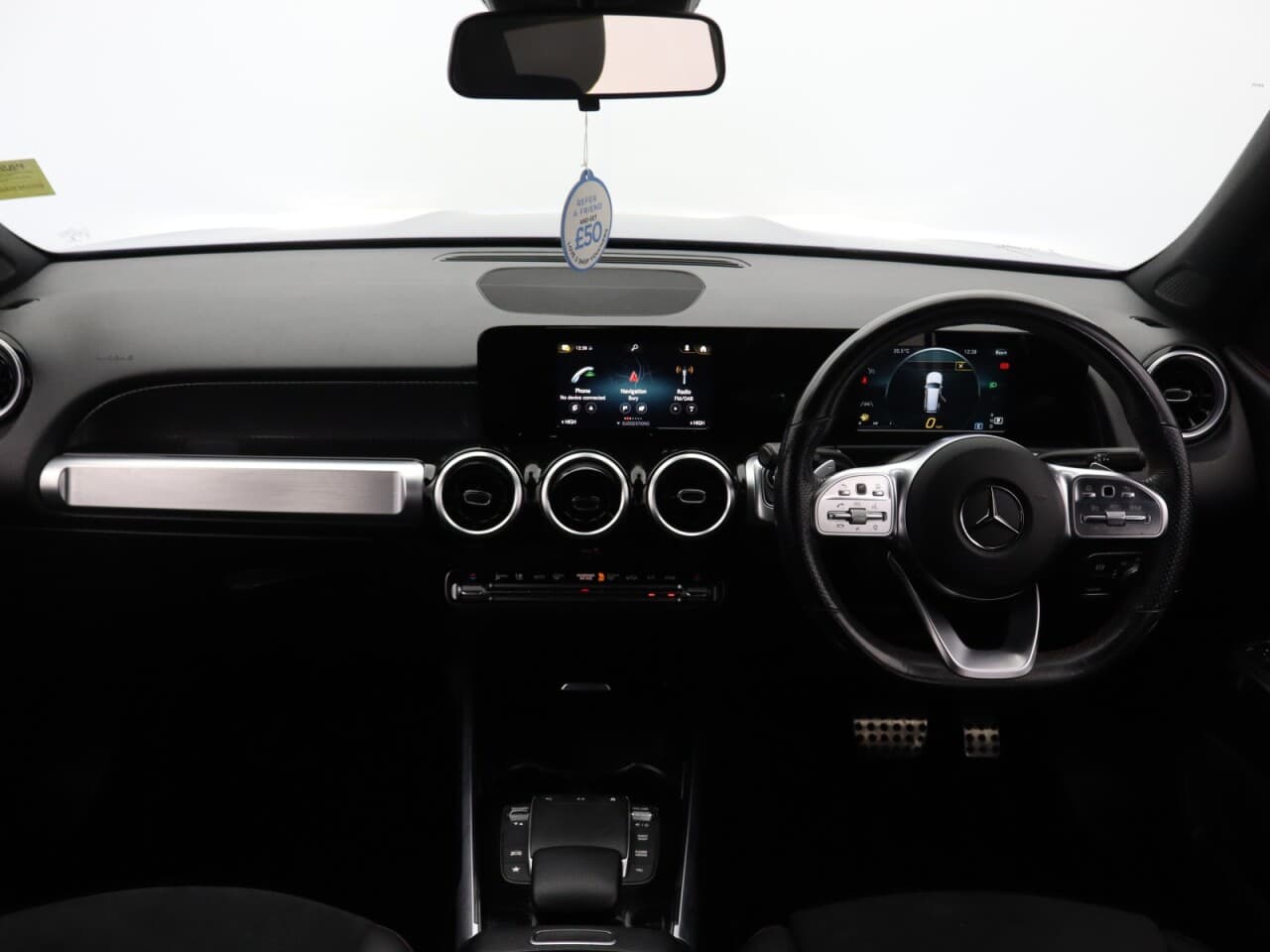 Mercedes-Benz Glb 1.3 GLB200 AMG Line — image 12