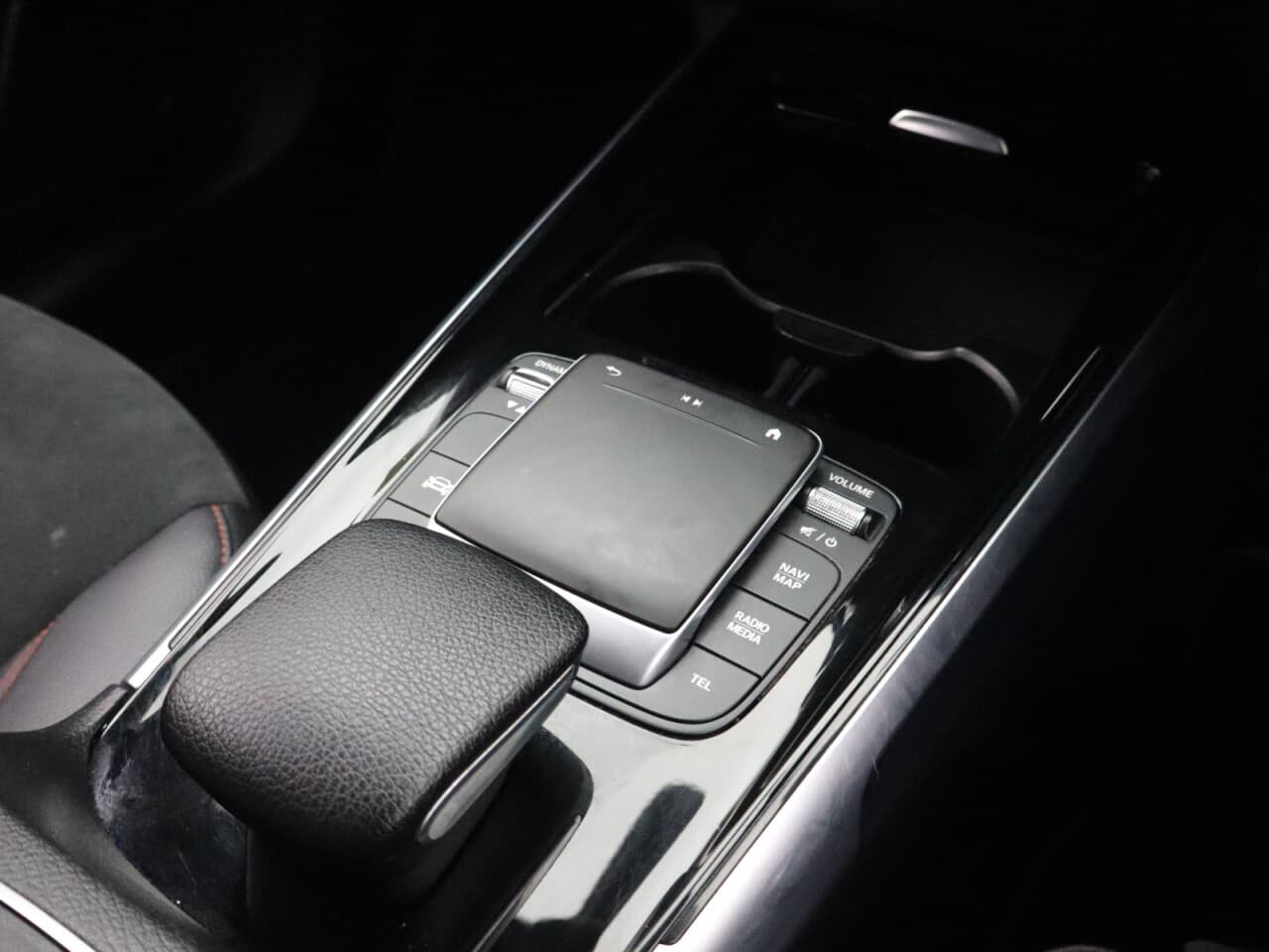 Mercedes-Benz Glb 1.3 GLB200 AMG Line — image 23