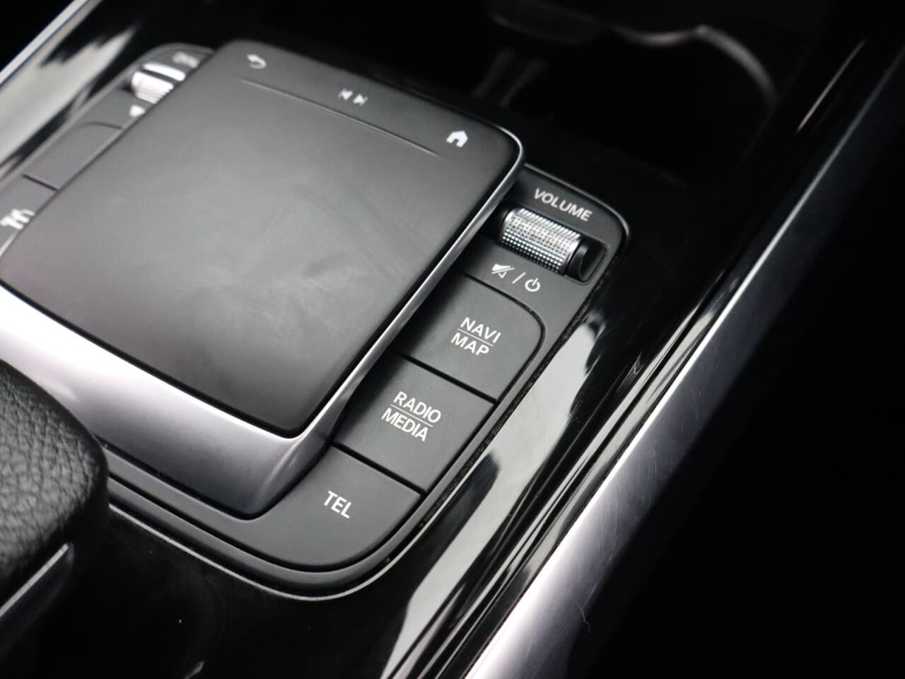 Mercedes-Benz Glb 1.3 GLB200 AMG Line — image 24