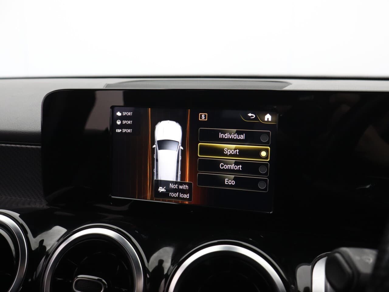 Mercedes-Benz Glb 1.3 GLB200 AMG Line — image 36
