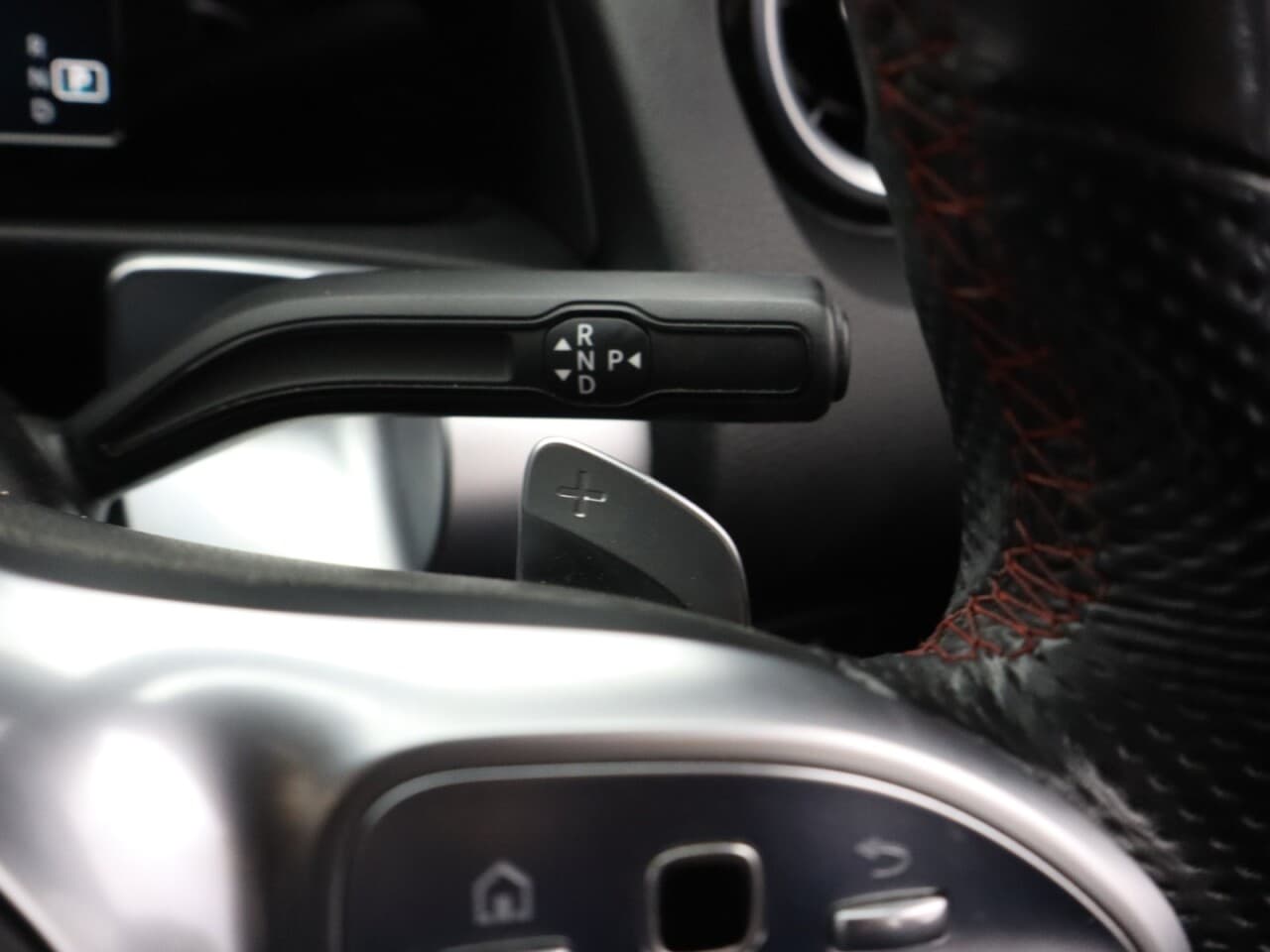 Mercedes-Benz Glb 1.3 GLB200 AMG Line — image 40