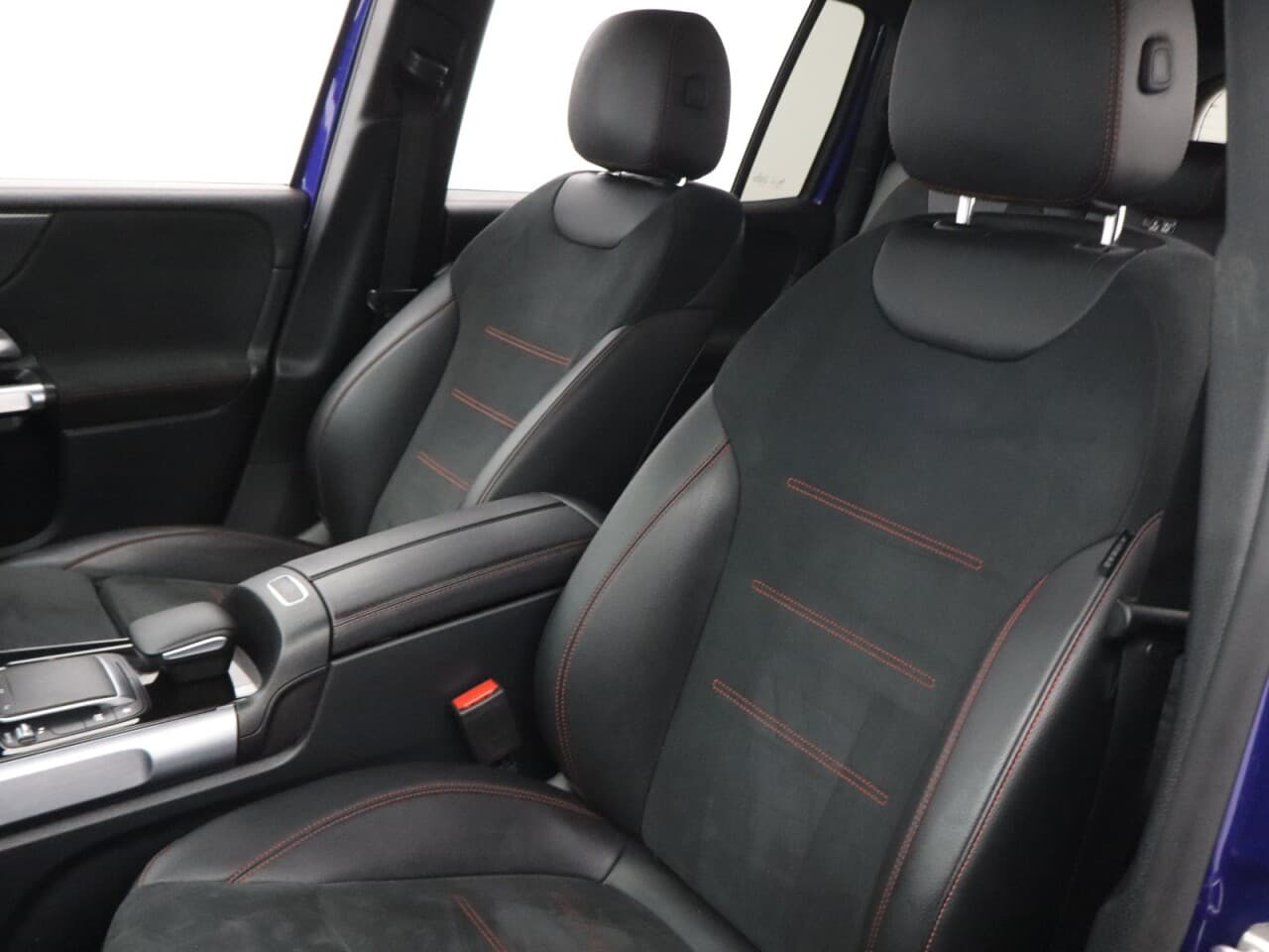 Mercedes-Benz Glb 1.3 GLB200 AMG Line — image 43
