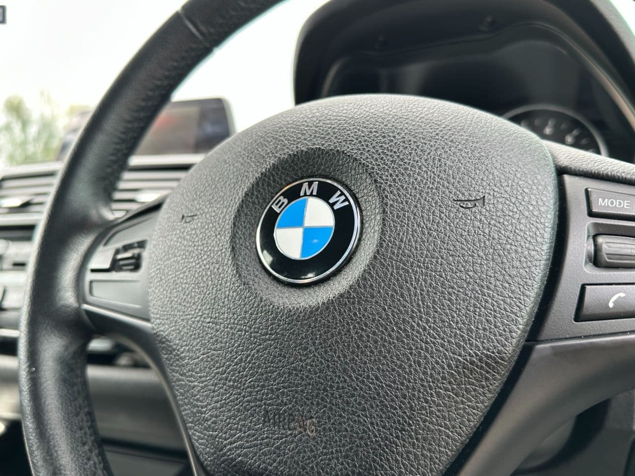 BMW 1 Series 1.5 118i SE — image 7