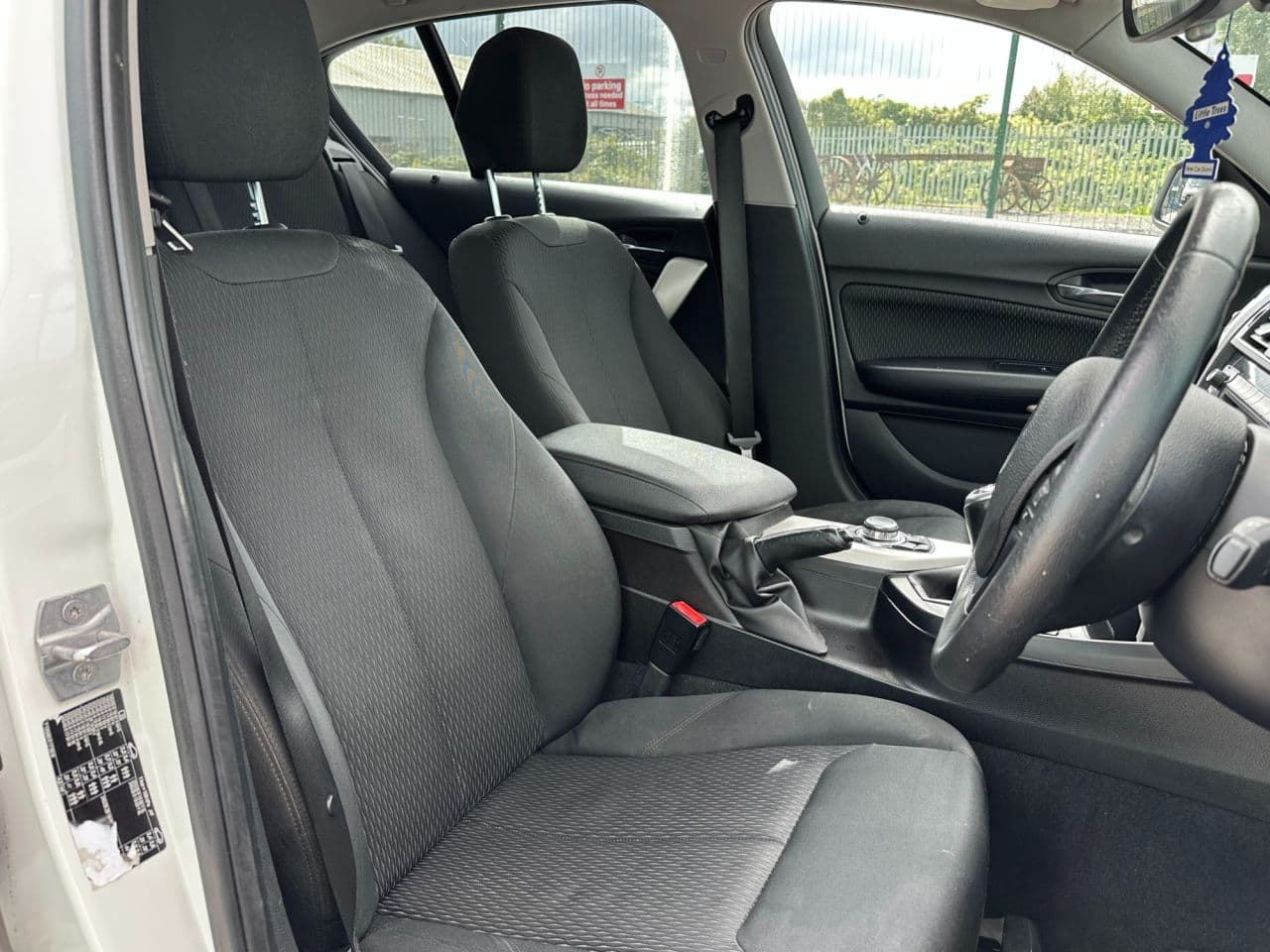 BMW 1 Series 1.5 118i SE — image 9