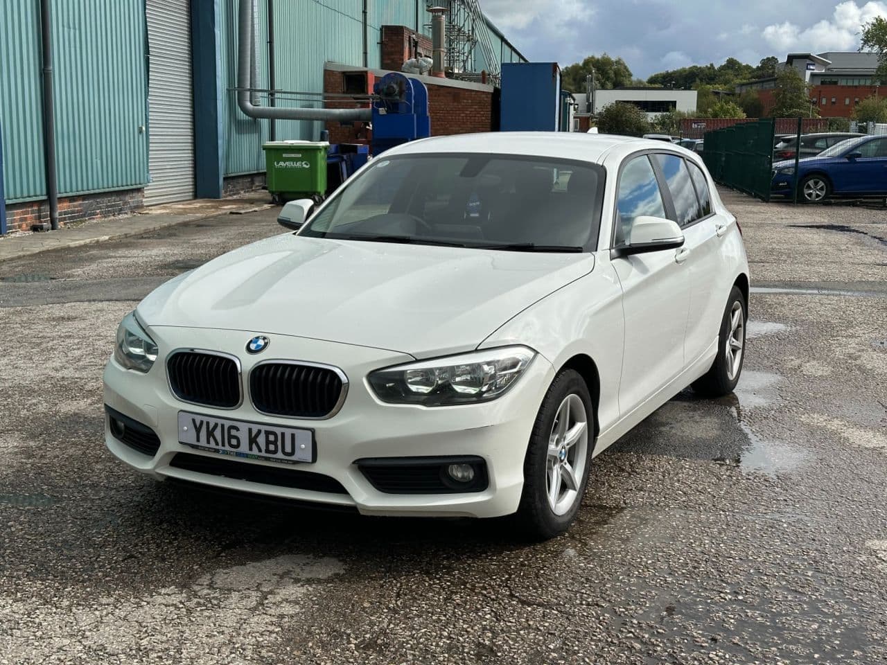 BMW 1 Series 1.5 118i SE — image 3