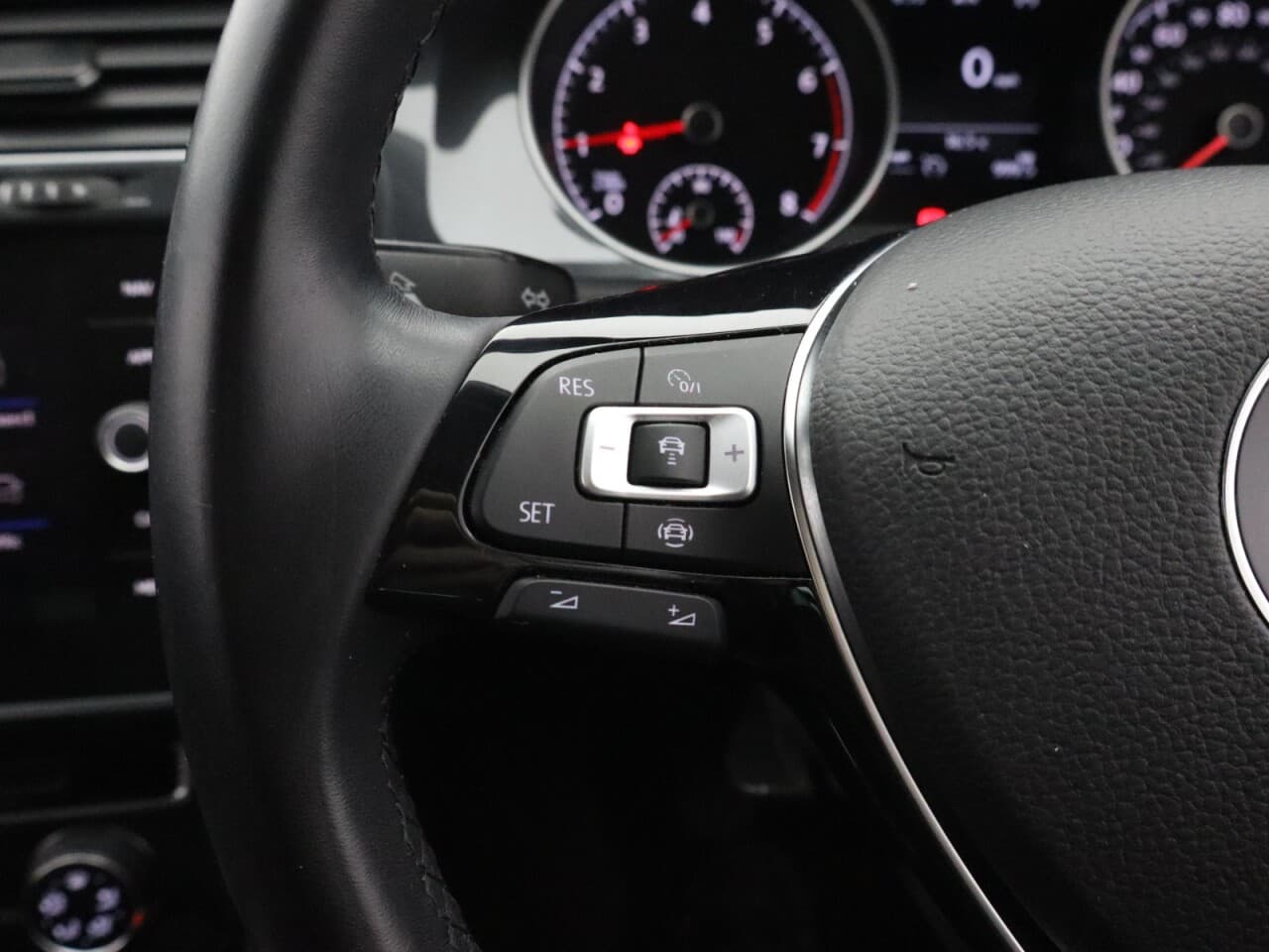 Volkswagen Golf 1.5 TSI EVO Match — image 17