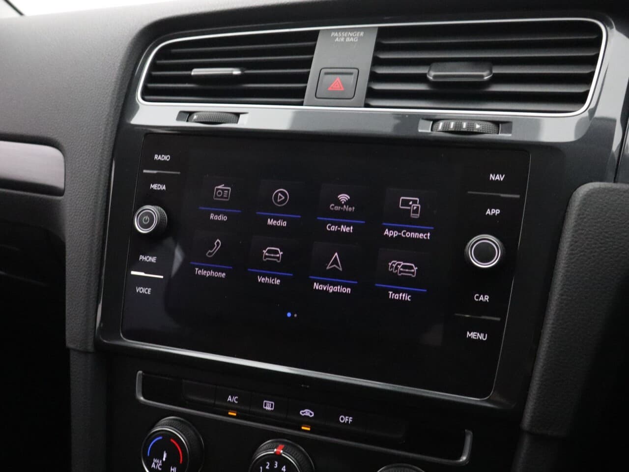 Volkswagen Golf 1.5 TSI EVO Match — image 32