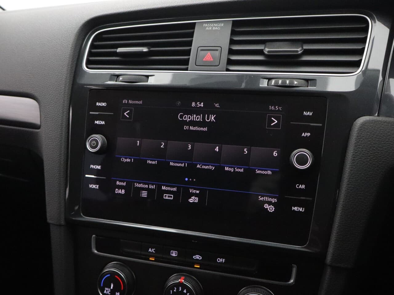 Volkswagen Golf 1.5 TSI EVO Match — image 33