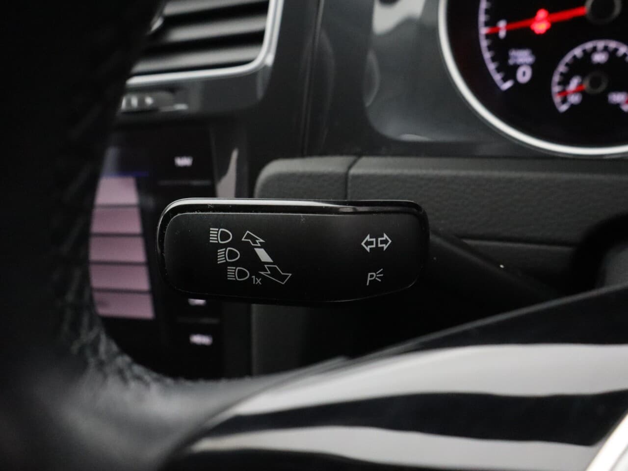 Volkswagen Golf 1.5 TSI EVO Match — image 39
