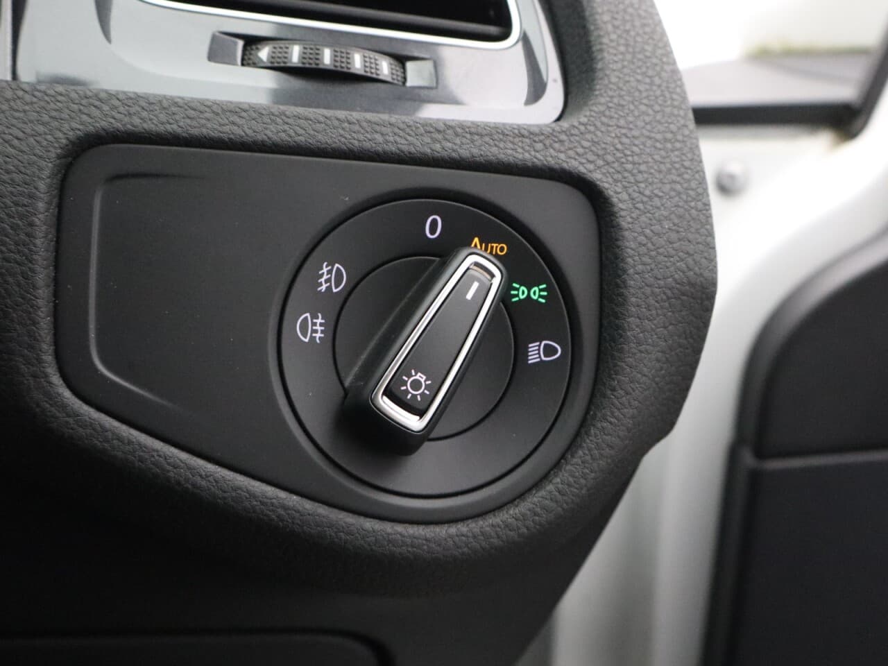 Volkswagen Golf 1.5 TSI EVO Match — image 41
