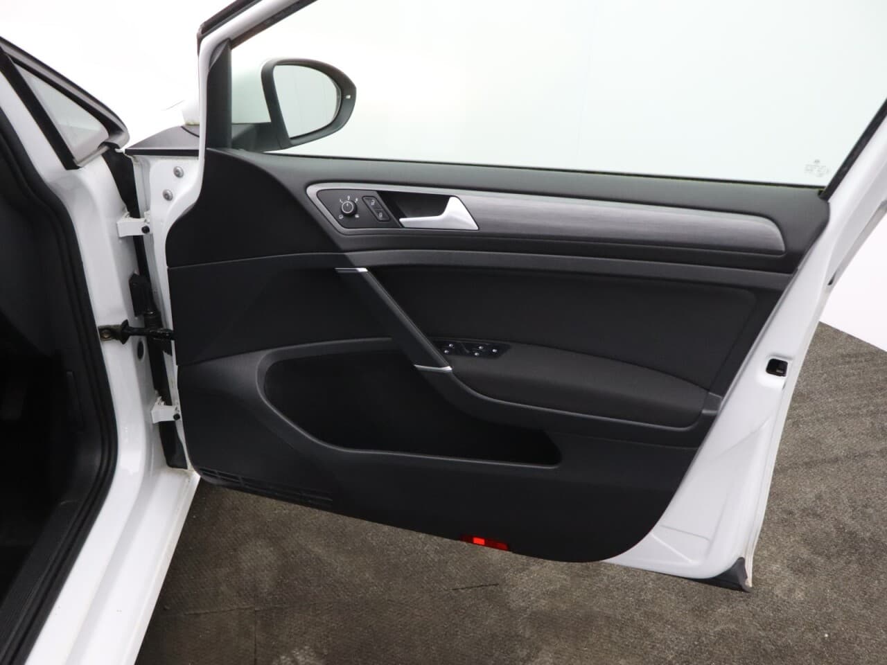 Volkswagen Golf 1.5 TSI EVO Match — image 47
