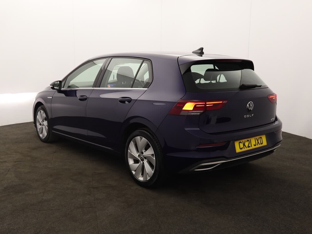 Volkswagen Golf 1.5 eTSI MHEV Style — image 8