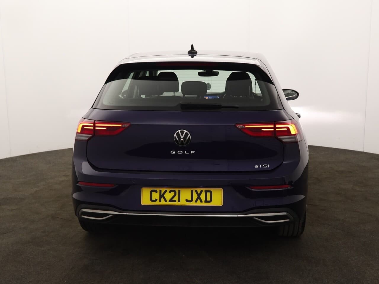 Volkswagen Golf 1.5 eTSI MHEV Style — image 9
