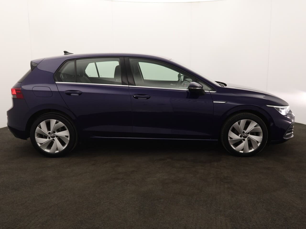 Volkswagen Golf 1.5 eTSI MHEV Style — image 11