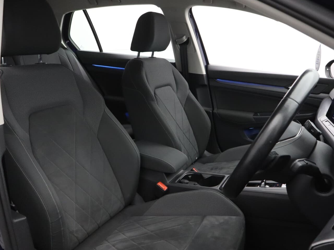 Volkswagen Golf 1.5 eTSI MHEV Style — image 15