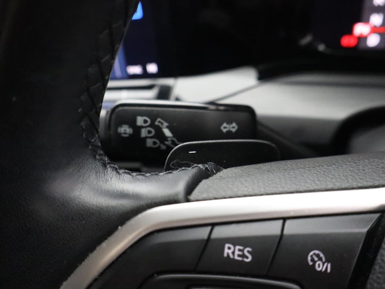 Volkswagen Golf 1.5 eTSI MHEV Style — image 38