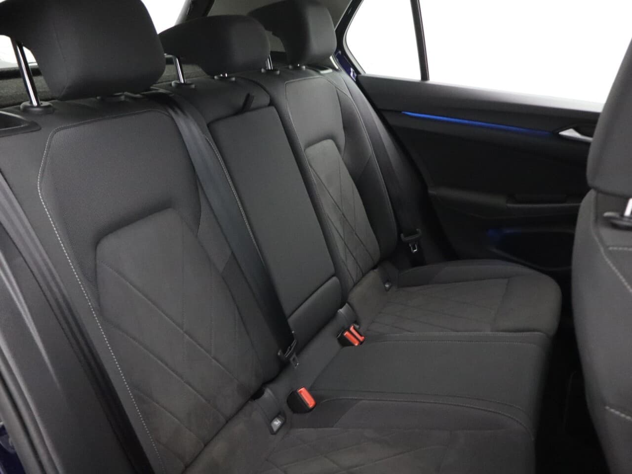 Volkswagen Golf 1.5 eTSI MHEV Style — image 46