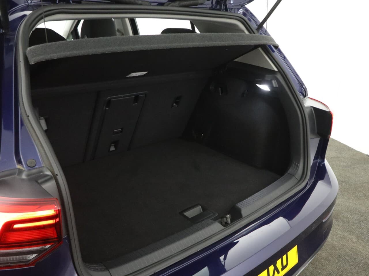 Volkswagen Golf 1.5 eTSI MHEV Style — image 48