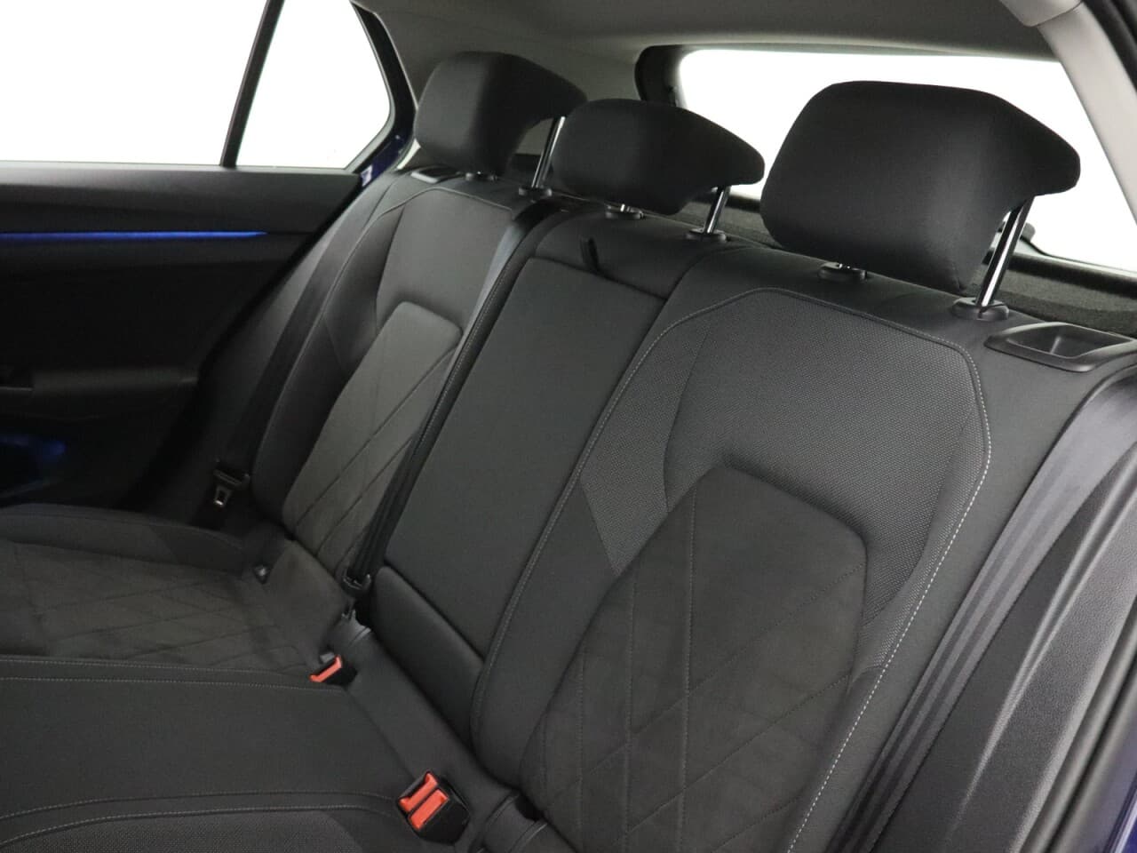 Volkswagen Golf 1.5 eTSI MHEV Style — image 47
