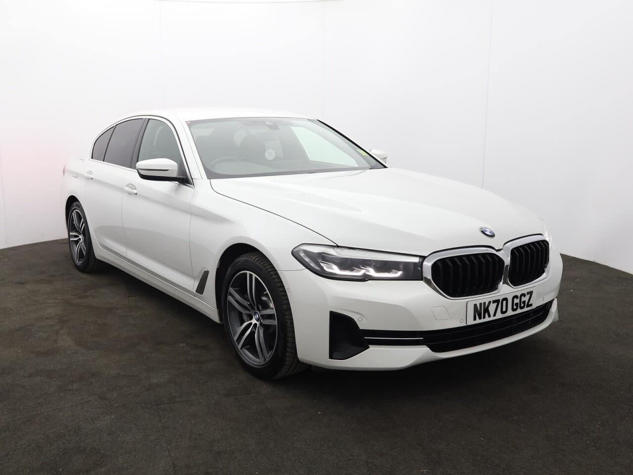 BMW 5 Series 2.0 530e 12kWh SE view 1