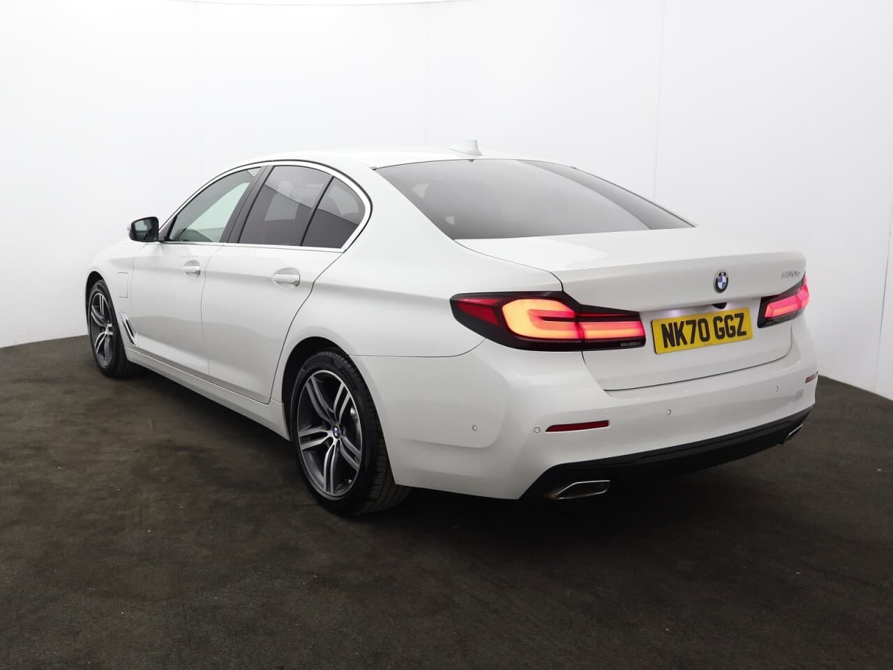 BMW 5 Series 2.0 530e 12kWh SE — image 8