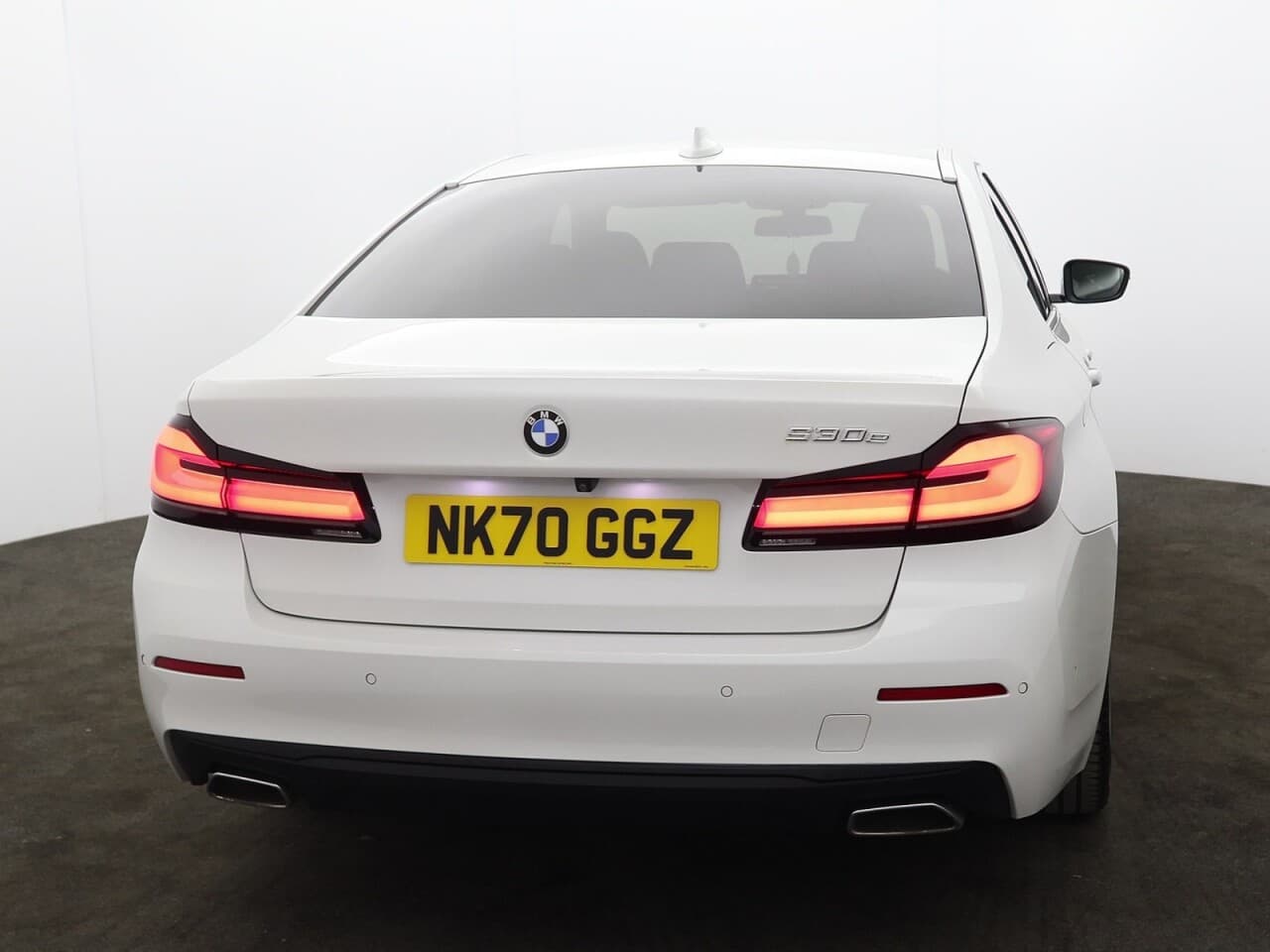BMW 5 Series 2.0 530e 12kWh SE — image 9