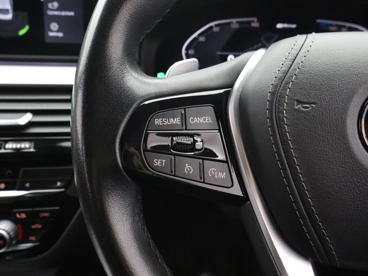 BMW 5 Series 2.0 530e 12kWh SE — image 17