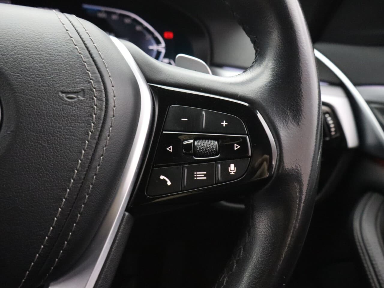 BMW 5 Series 2.0 530e 12kWh SE — image 18