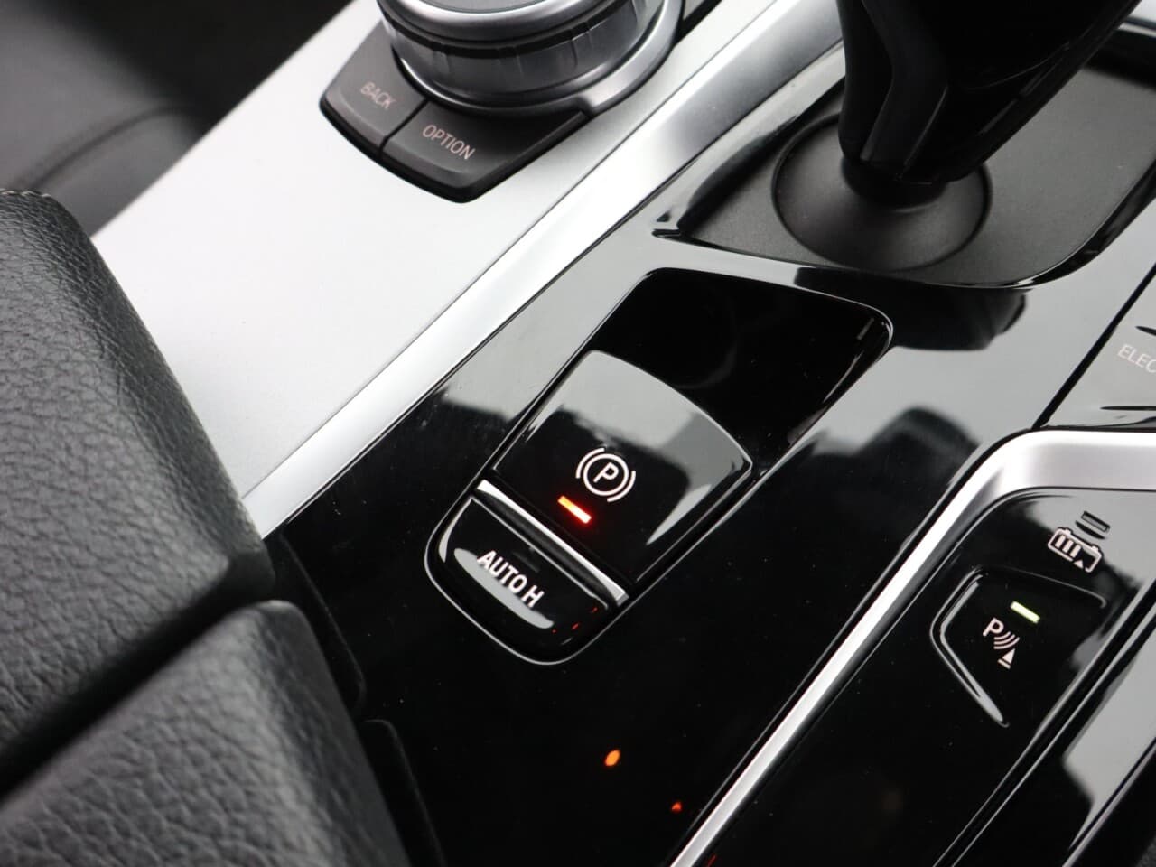 BMW 5 Series 2.0 530e 12kWh SE — image 28