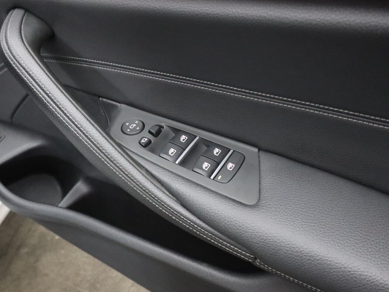 BMW 5 Series 2.0 530e 12kWh SE — image 54