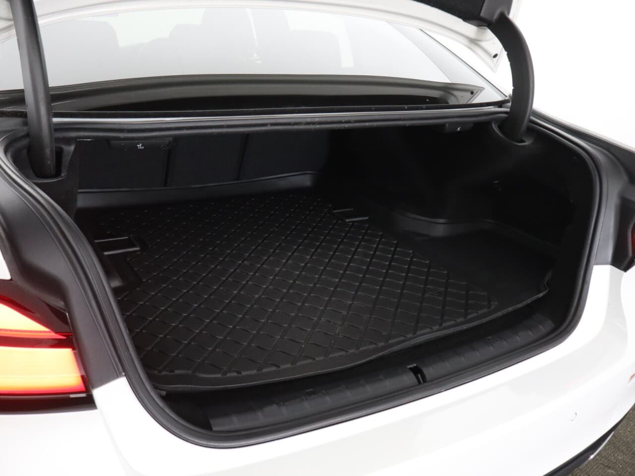 BMW 5 Series 2.0 530e 12kWh SE — image 52