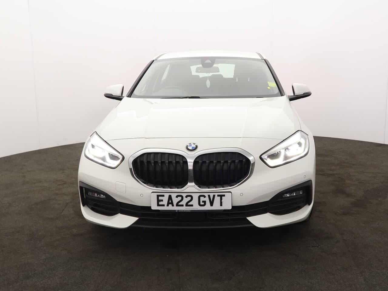 BMW 1 Series 1.5 118i SE (LCP) — image 4