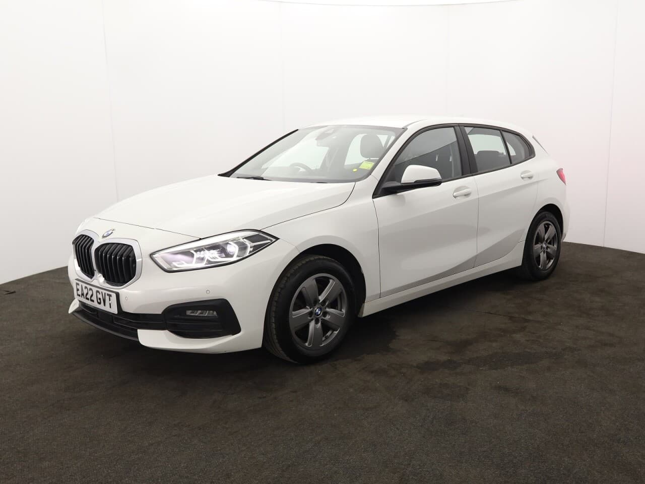 BMW 1 Series 1.5 118i SE (LCP) — image 5