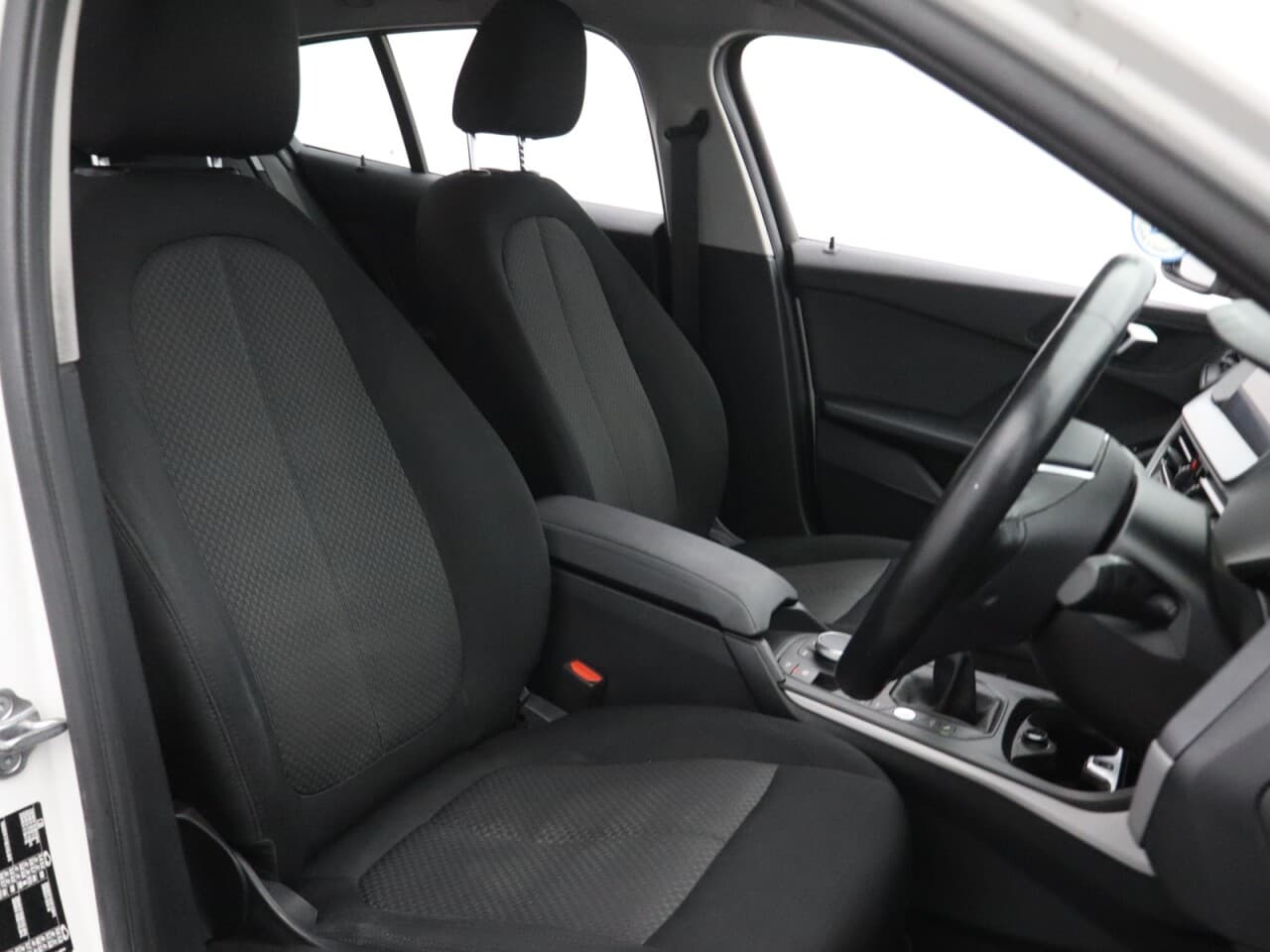 BMW 1 Series 1.5 118i SE (LCP) — image 15