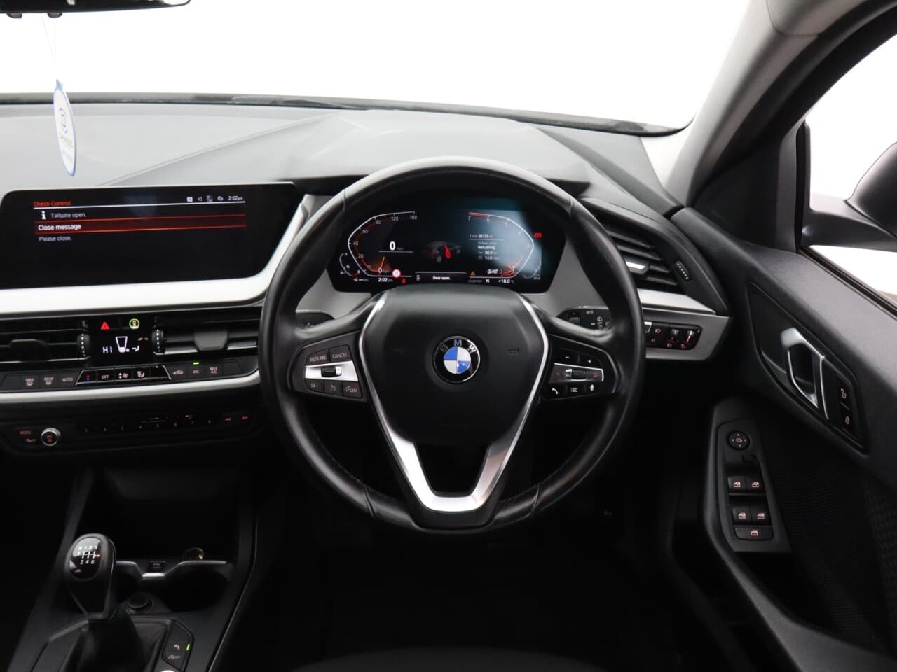 BMW 1 Series 1.5 118i SE (LCP) — image 16